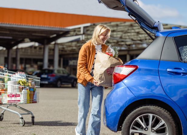 Station électrique multiservices avec Stations-e, borne de recharge électrique, badge de recharge